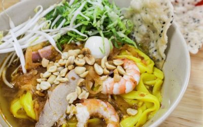 Lunch in Dalat - The familiar Quang-style noodles is also available in Dalat